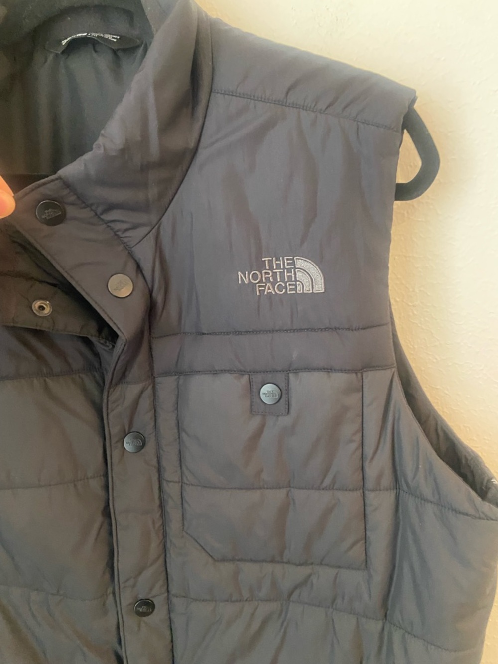 The North Face Harway Vest Black Quilted Snap Front Logo Mens - Picture 4 of 8